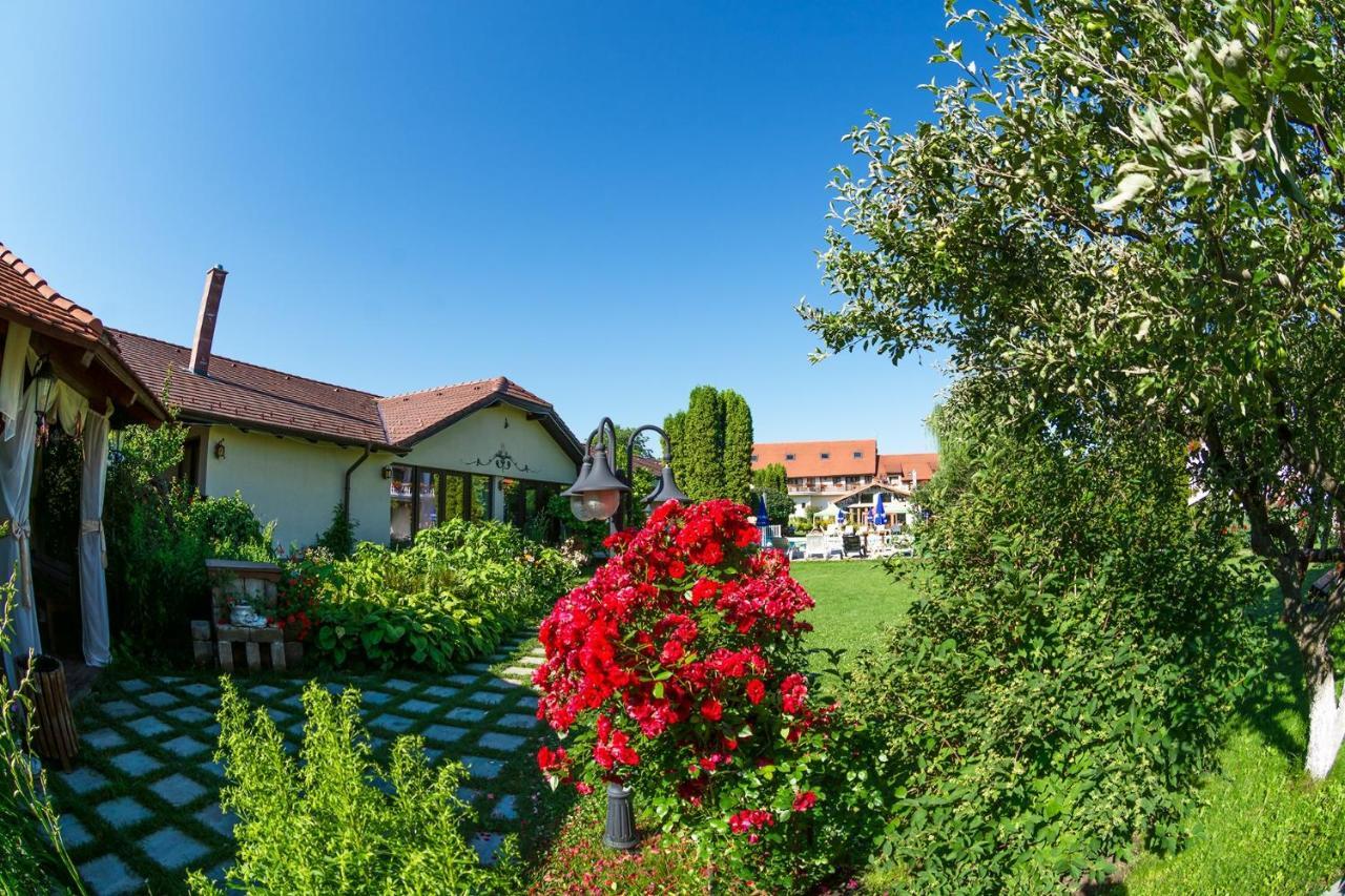 Hotel Bielmann Sanpetru Exterior photo